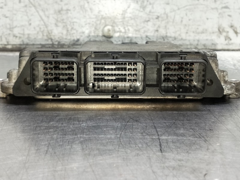 Recambio de centralita motor uce para renault megane ii berlina 5p referencia OEM IAM 0281011776 8200391966 8200386508