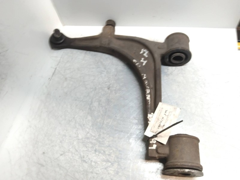 Recambio de brazo suspension inferior delantero izquierdo para opel movano referencia OEM IAM   