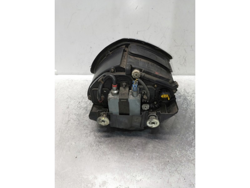 Recambio de faro izquierdo para lancia thesis (115) referencia OEM IAM   XENON