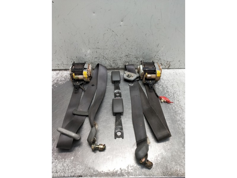 Recambio de juego cinturones delantero para mitsubishi montero (v60/v70) referencia OEM IAM   3P