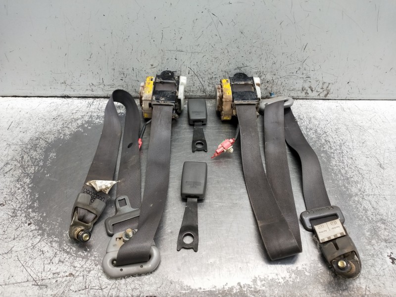 Recambio de juego cinturones delantero para mitsubishi montero (v60/v70) referencia OEM IAM   3P