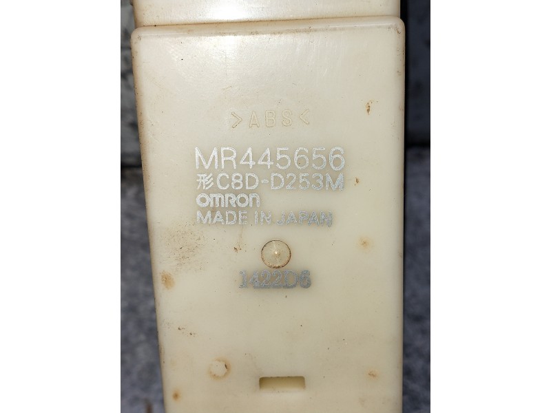 Recambio de mando elevalunas delantero izquierdo para mitsubishi montero (v60/v70) referencia OEM IAM MR445656 D253M 3P