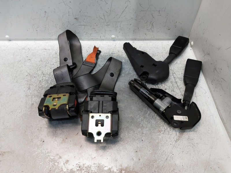 Recambio de juego cinturones delantero para bmw serie 5 berlina (e39) referencia OEM IAM   4P