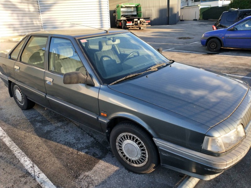 renault 21 berlina (b/l48) del año 1990