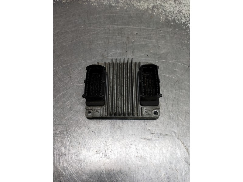 Recambio de centralita motor uce para daewoo evanda referencia OEM IAM 12211619  