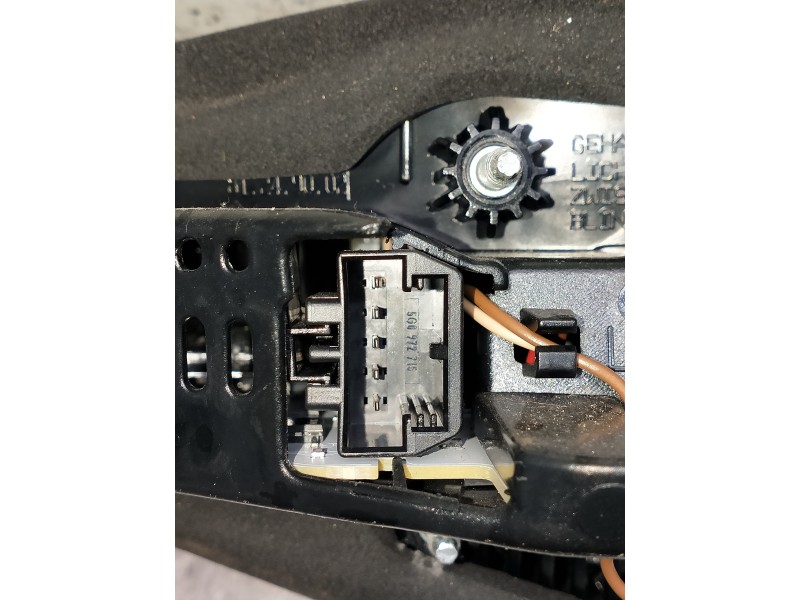 Recambio de piloto trasero izquierdo interior para volkswagen golf vii lim. 2.0 tsi referencia OEM IAM 5G0945307F  