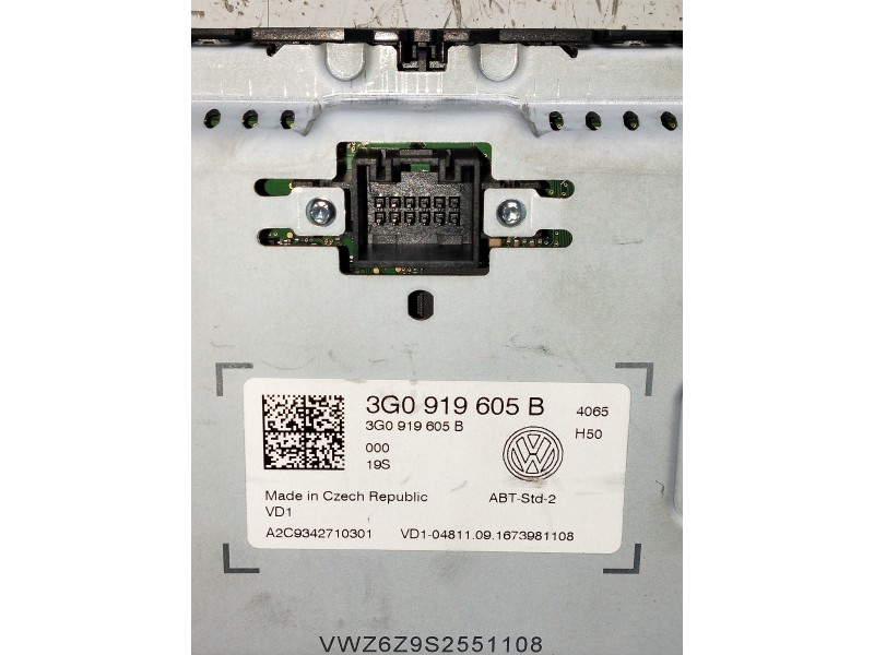 Recambio de pantalla multifuncion para volkswagen golf vii lim. 2.0 tsi referencia OEM IAM 3G0919605B  