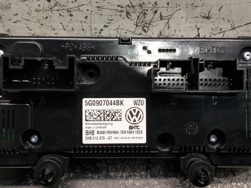Recambio de mando calefaccion / aire acondicionado para volkswagen golf vii lim. 2.0 tsi referencia OEM IAM 5G0907044BK  