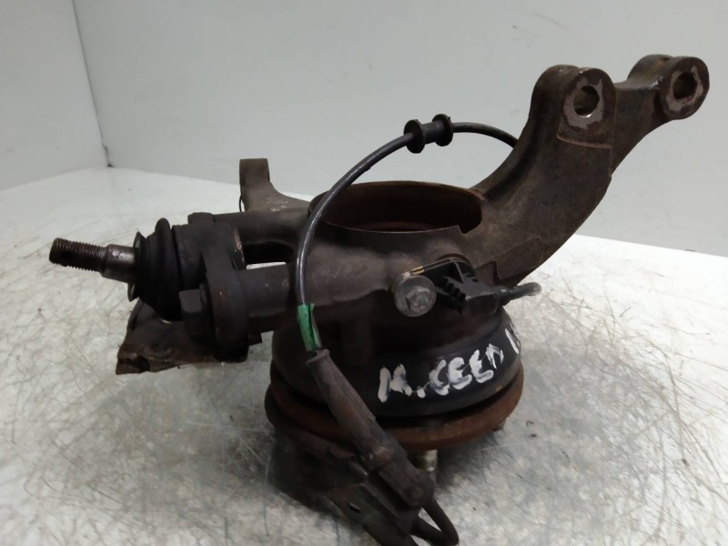 Recambio de mangueta delantera derecha para kia cee´d 1.6 cat referencia OEM IAM   