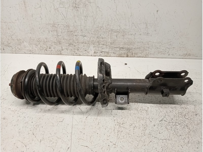 Recambio de amortiguador delantero derecho para kia rio (yb) referencia OEM IAM 54660H8200  