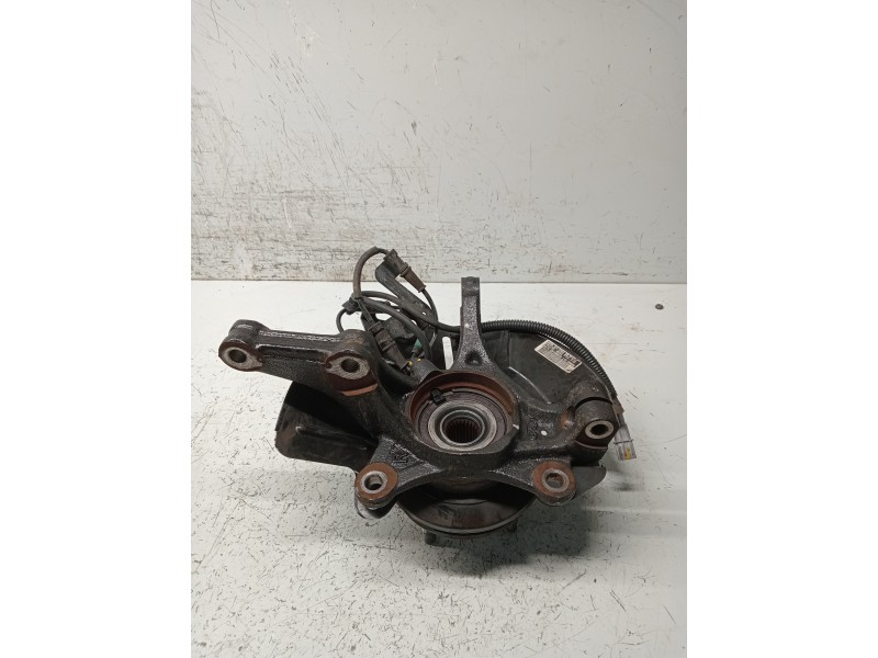 Recambio de mangueta delantera derecha para kia rio (yb) referencia OEM IAM   