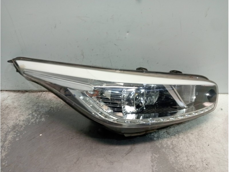 Recambio de faro derecho para kia cee´d concept referencia OEM IAM R009B220DMO B22R 
