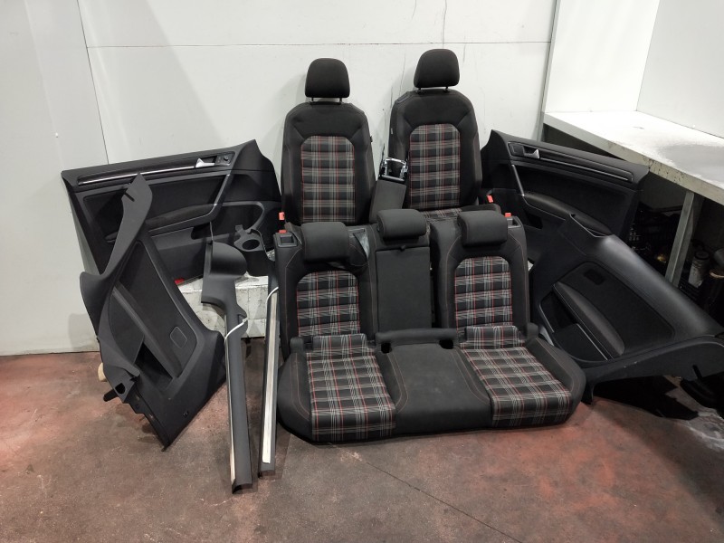 Recambio de juego asientos completo para volkswagen golf vii lim. 2.0 tsi referencia OEM IAM  3P CON TAPIZADOS