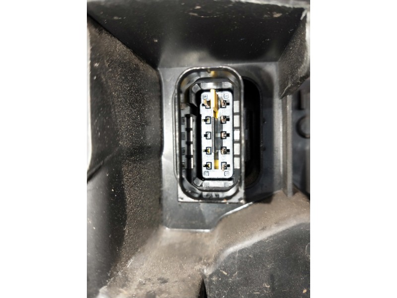 Recambio de faro izquierdo para citroen c4 picasso referencia OEM IAM 9675974980  PATILLA ROTA