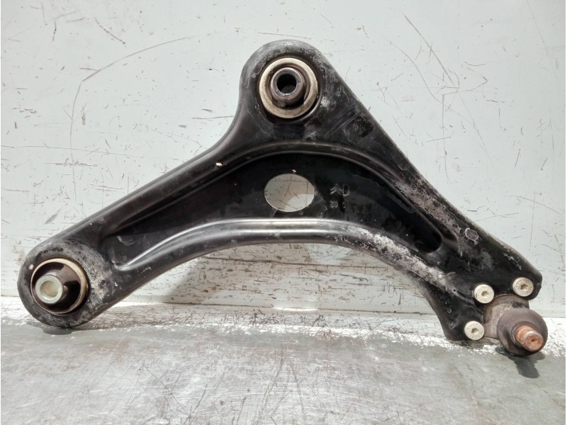 Recambio de brazo suspension inferior delantero derecho para citroen c4 cactus referencia OEM IAM   