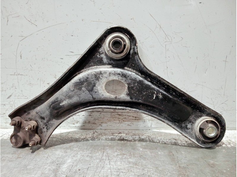 Recambio de brazo suspension inferior delantero derecho para citroen c4 cactus referencia OEM IAM   