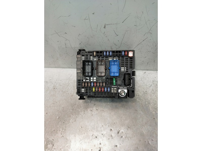 Recambio de caja reles / fusibles para citroen c4 picasso referencia OEM IAM 9810296180 63306676 