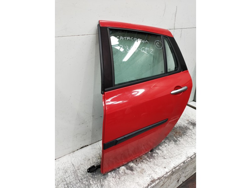 Recambio de puerta trasera izquierda para renault clio grandtour referencia OEM IAM   
