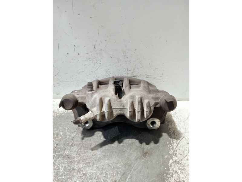 Recambio de pinza freno delantera izquierda para renault master kasten referencia OEM IAM 410105039R A51006 