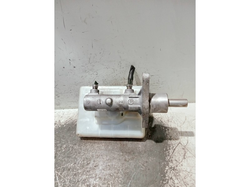 Recambio de bomba freno para renault master kasten referencia OEM IAM 03350890481  