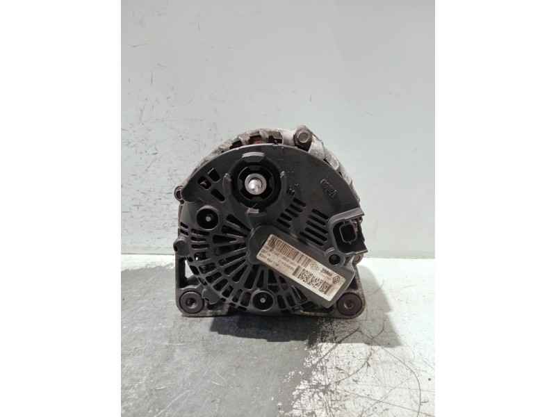 Recambio de alternador para renault master kasten referencia OEM IAM 8200854119 2606190A TG15C142