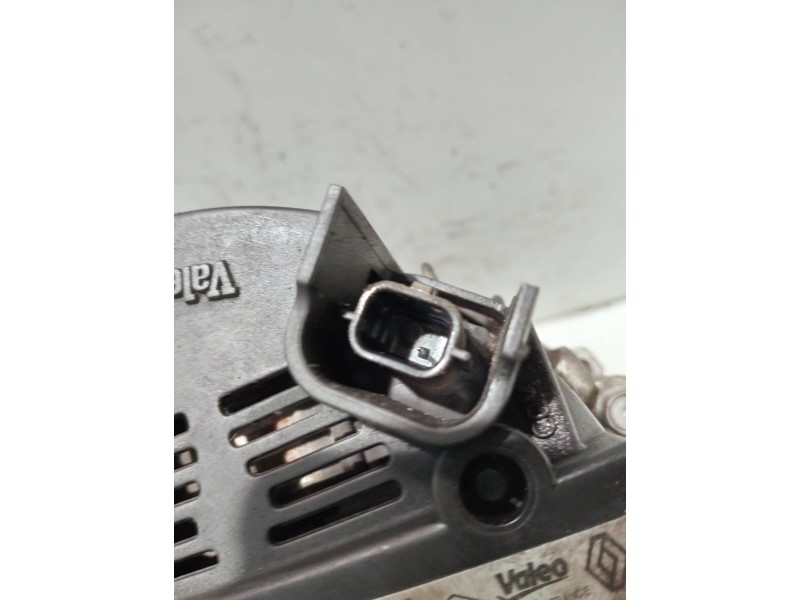 Recambio de alternador para renault master kasten referencia OEM IAM 8200854119 2606190A TG15C142