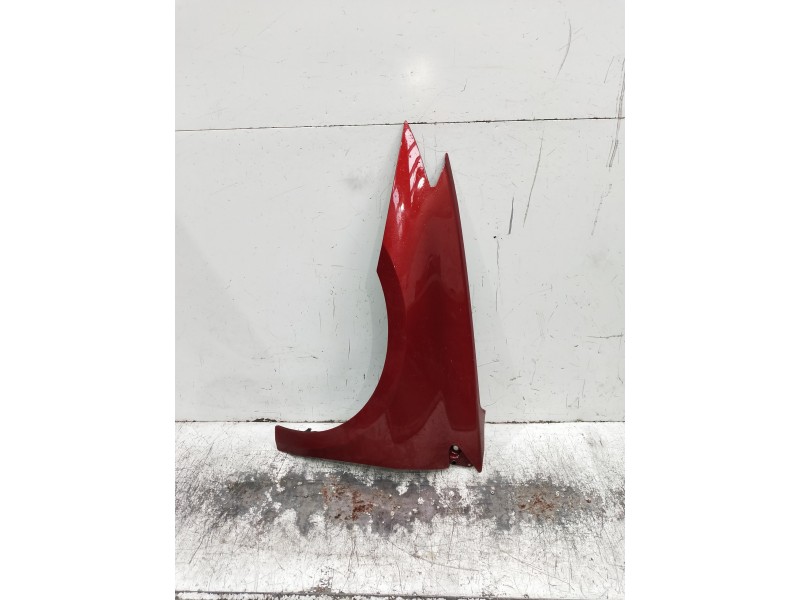 Recambio de aleta delantera izquierda para renault laguna iii 2.0 dci referencia OEM IAM   