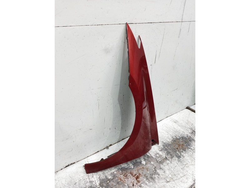 Recambio de aleta delantera izquierda para renault laguna iii 2.0 dci referencia OEM IAM   