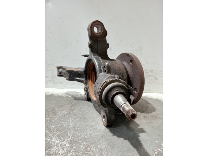 Recambio de mangueta delantera derecha para renault master kasten referencia OEM IAM   