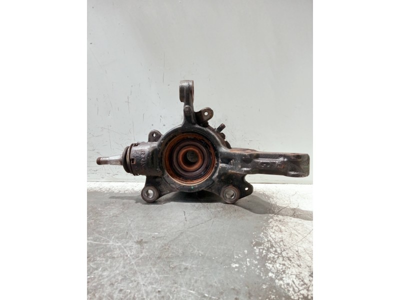 Recambio de mangueta delantera izquierda para renault master kasten referencia OEM IAM   