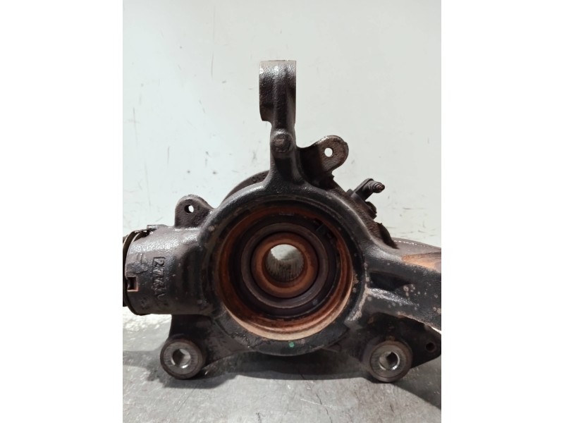 Recambio de mangueta delantera izquierda para renault master kasten referencia OEM IAM   