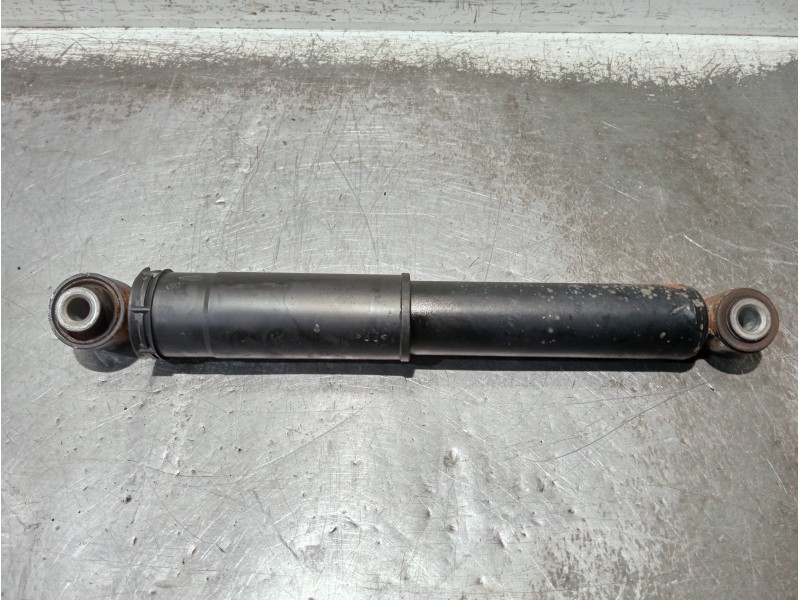 Recambio de amortiguador trasero derecho para renault master kasten referencia OEM IAM 562109362R 03081000883 