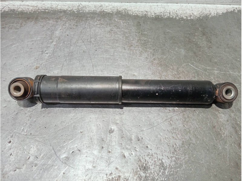 Recambio de amortiguador trasero izquierdo para renault master kasten referencia OEM IAM 562109362R 03081000883 