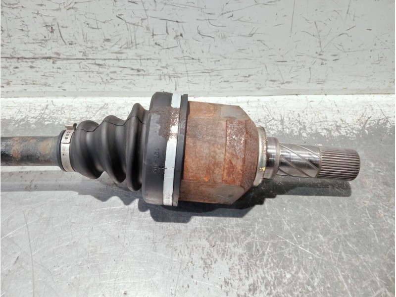 Recambio de transmision delantera izquierda para renault laguna iii 2.0 dci referencia OEM IAM 8200618182 EBJ104MBC68 