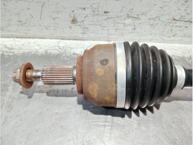 Recambio de transmision delantera izquierda para renault laguna iii 2.0 dci referencia OEM IAM 8200618182 EBJ104MBC68 