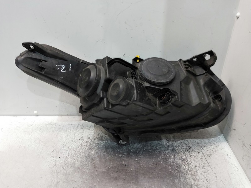 Recambio de faro izquierdo para citroen c3 picasso referencia OEM IAM 9681873980  