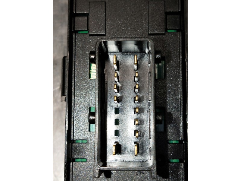 Recambio de mando elevalunas delantero izquierdo para citroen c3 picasso referencia OEM IAM 98548591XT  5P