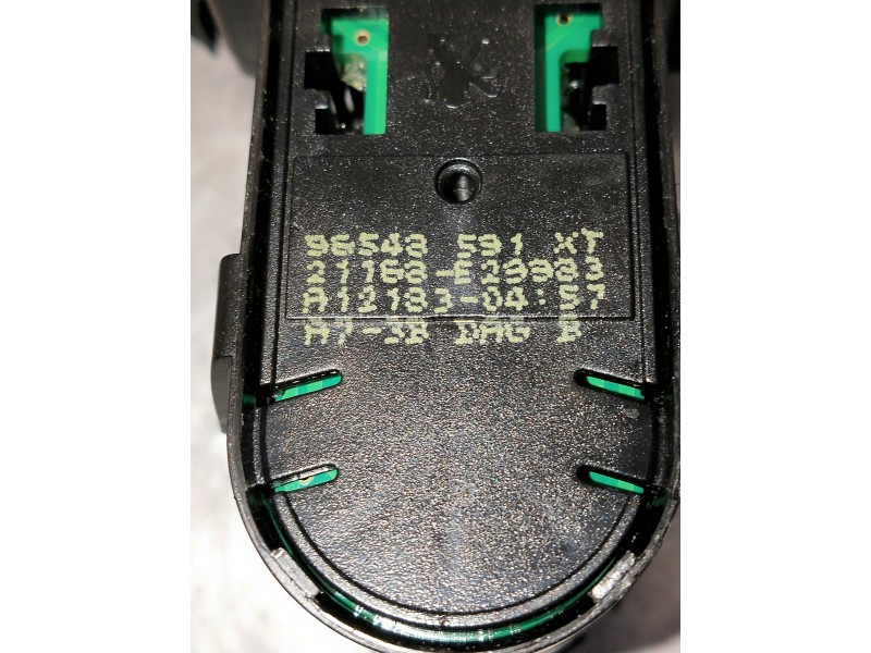 Recambio de mando elevalunas delantero izquierdo para citroen c3 picasso referencia OEM IAM 98548591XT  5P