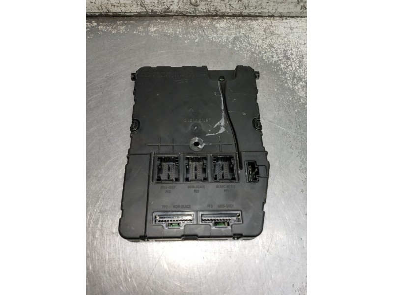 Recambio de modulo electronico para renault scenic ii referencia OEM IAM 8200606826  