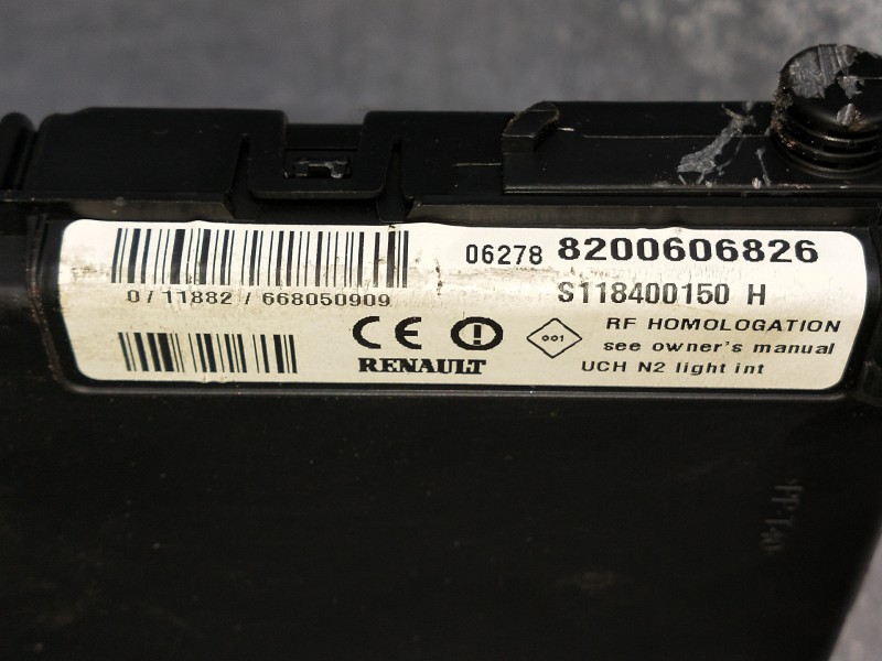 Recambio de modulo electronico para renault scenic ii referencia OEM IAM 8200606826  