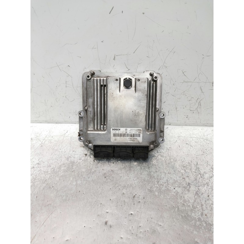 Recambio de centralita motor uce para renault laguna iii 2.0 dci referencia OEM IAM 0281015323 8200726880 8200946162
