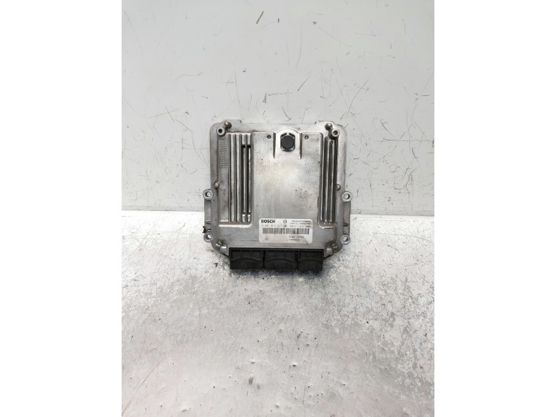 Recambio de centralita motor uce para renault laguna iii 2.0 dci referencia OEM IAM 0281015323 8200726880 8200946162