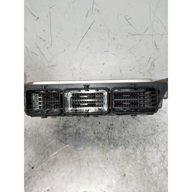 Recambio de centralita motor uce para renault laguna iii 2.0 dci referencia OEM IAM 0281015323 8200726880 8200946162