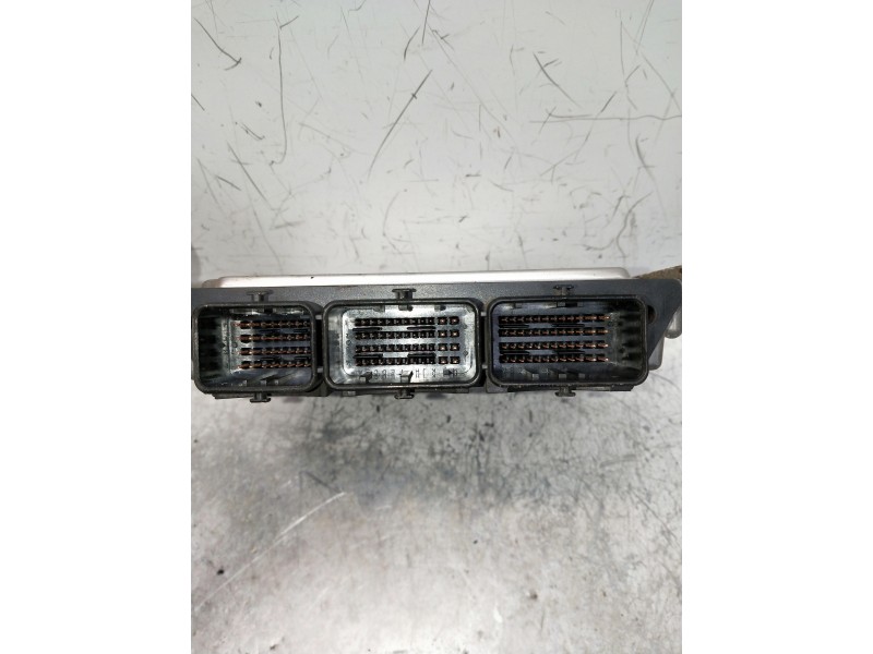 Recambio de centralita motor uce para renault laguna iii 2.0 dci referencia OEM IAM 0281015323 8200726880 8200946162