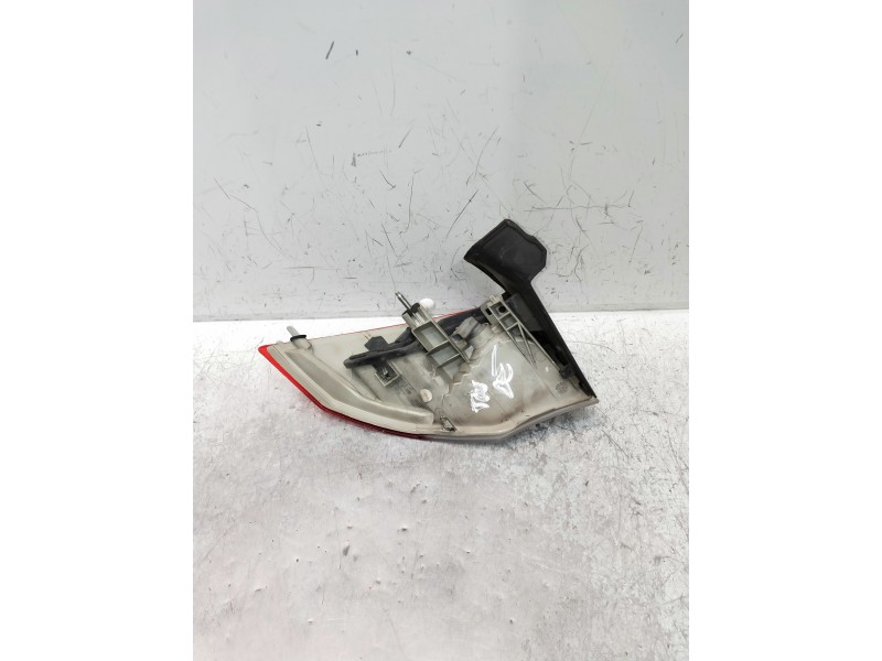Recambio de piloto trasero derecho para renault laguna iii 2.0 dci referencia OEM IAM 265500001R  