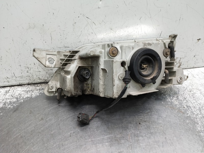 Recambio de faro derecho para mazda premacy (cp) referencia OEM IAM   