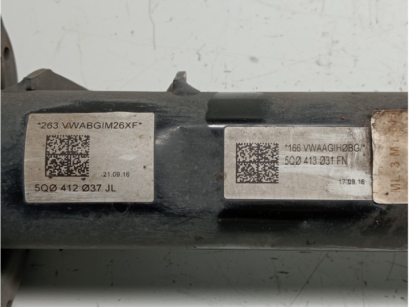 Recambio de amortiguador delantero derecho para volkswagen golf vii lim. 2.0 tsi referencia OEM IAM 5Q0413031FN  