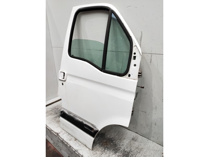 Recambio de puerta delantera derecha para renault master desde ´98 referencia OEM IAM   5P