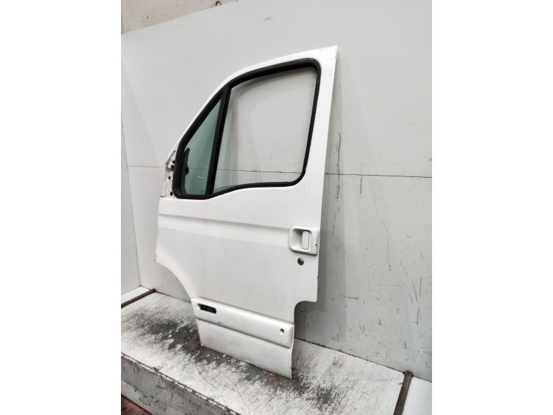 Recambio de puerta delantera izquierda para renault master desde ´98 referencia OEM IAM   5P