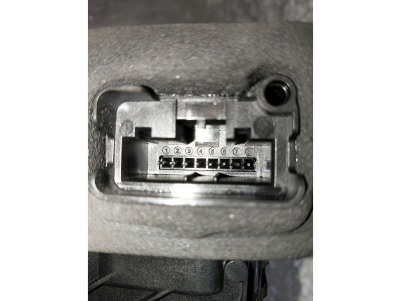 Recambio de motor cierre centralizado trasero derecho para volkswagen golf viii lim. (cd1) referencia OEM IAM 5TA839016K  5P